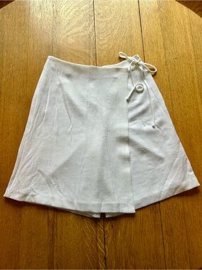 Laura Women’s White Wrap Skort - Size 10 - Made in Canada - Summer Skirt/Shorts